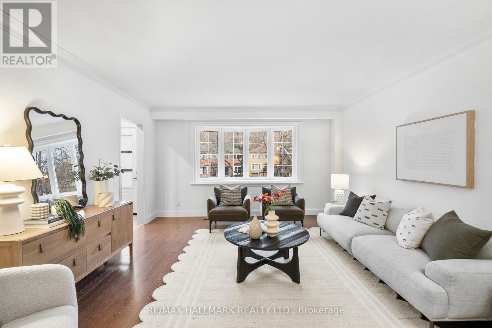 74 Glen Davis Crescent, Toronto, Ontario  M4E 1X5 - Photo 2 - E12915506