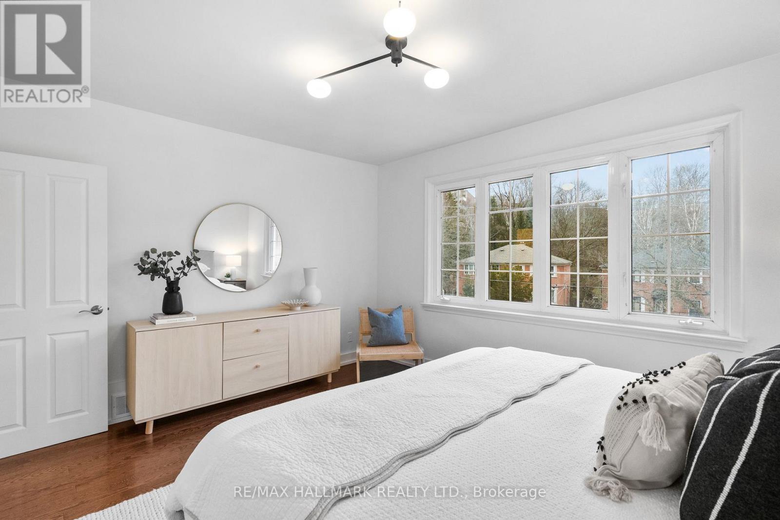 74 Glen Davis Crescent, Toronto, Ontario  M4E 1X5 - Photo 24 - E12915506