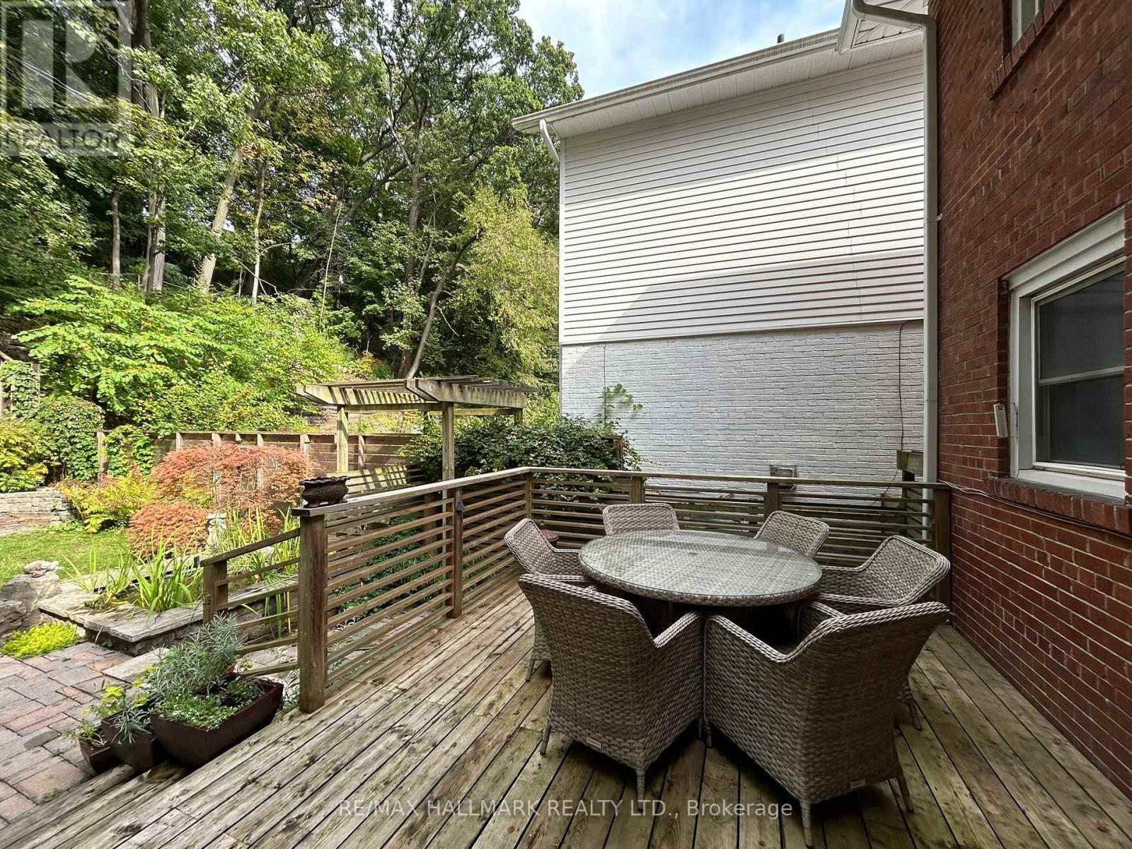 74 Glen Davis Crescent, Toronto, Ontario  M4E 1X5 - Photo 36 - E12915506