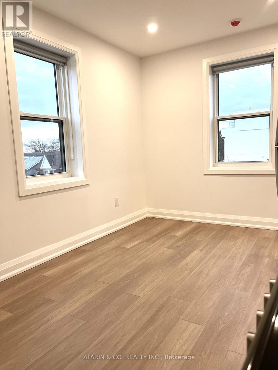 6 - 79 Cedarvale Avenue, Toronto, Ontario  M4C 4J6 - Photo 7 - E12915574