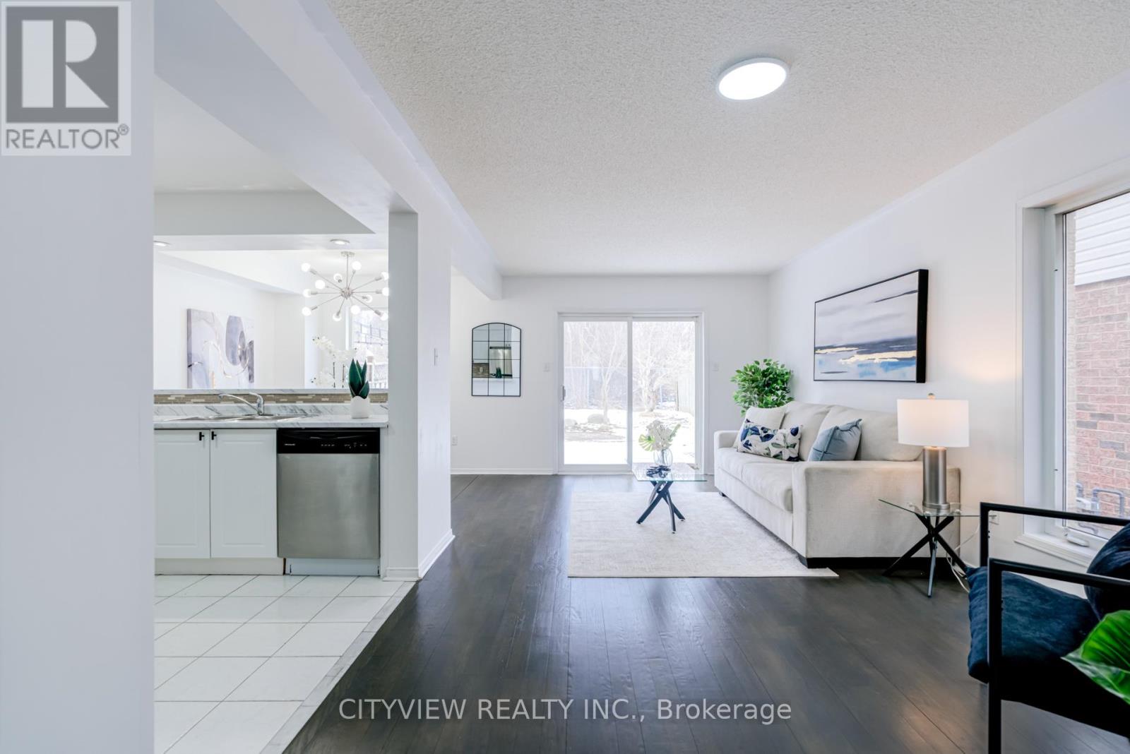 634 Amaretto Avenue, Pickering, Ontario  L1X 2V2 - Photo 3 - E12915634