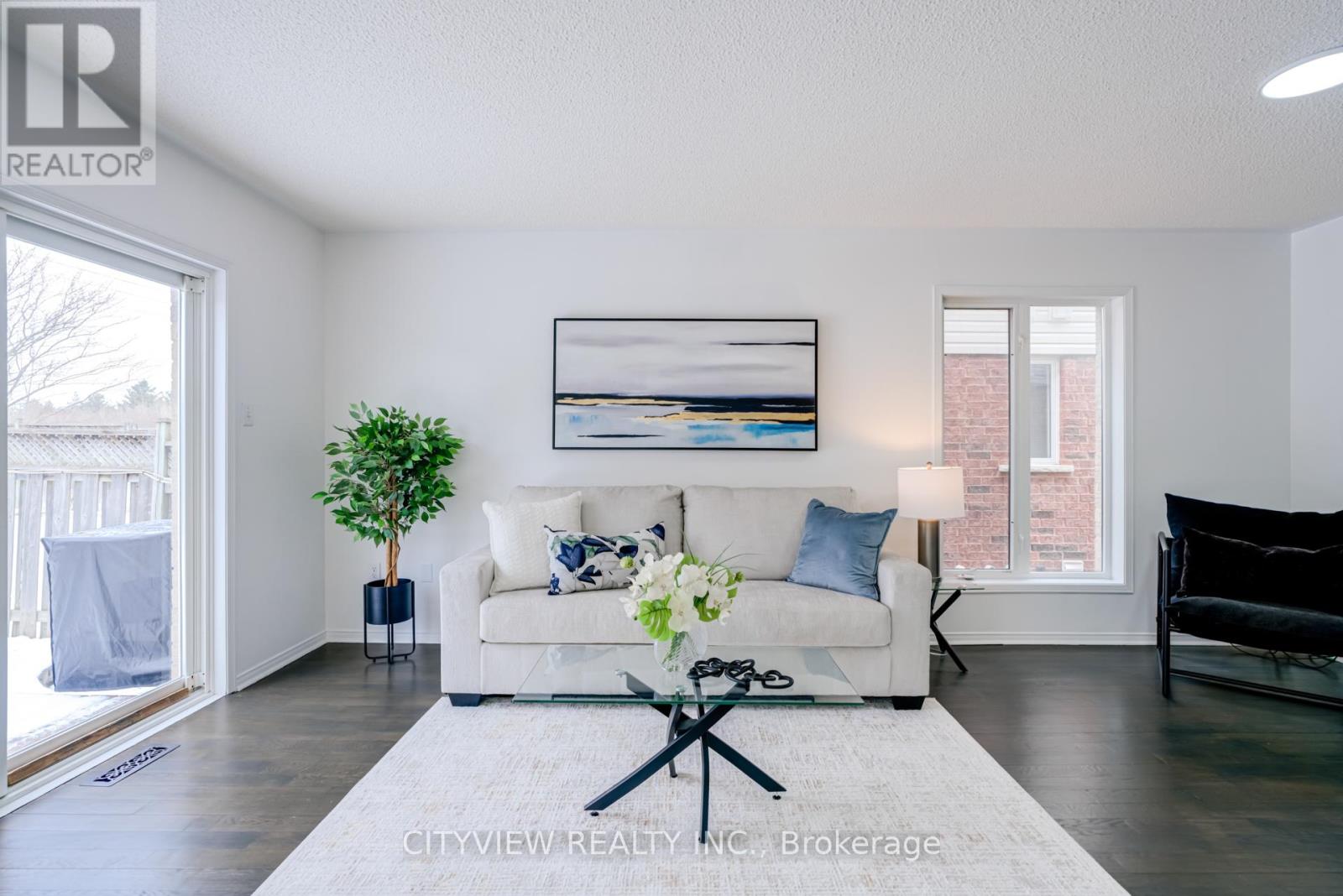 634 Amaretto Avenue, Pickering, Ontario  L1X 2V2 - Photo 4 - E12915634