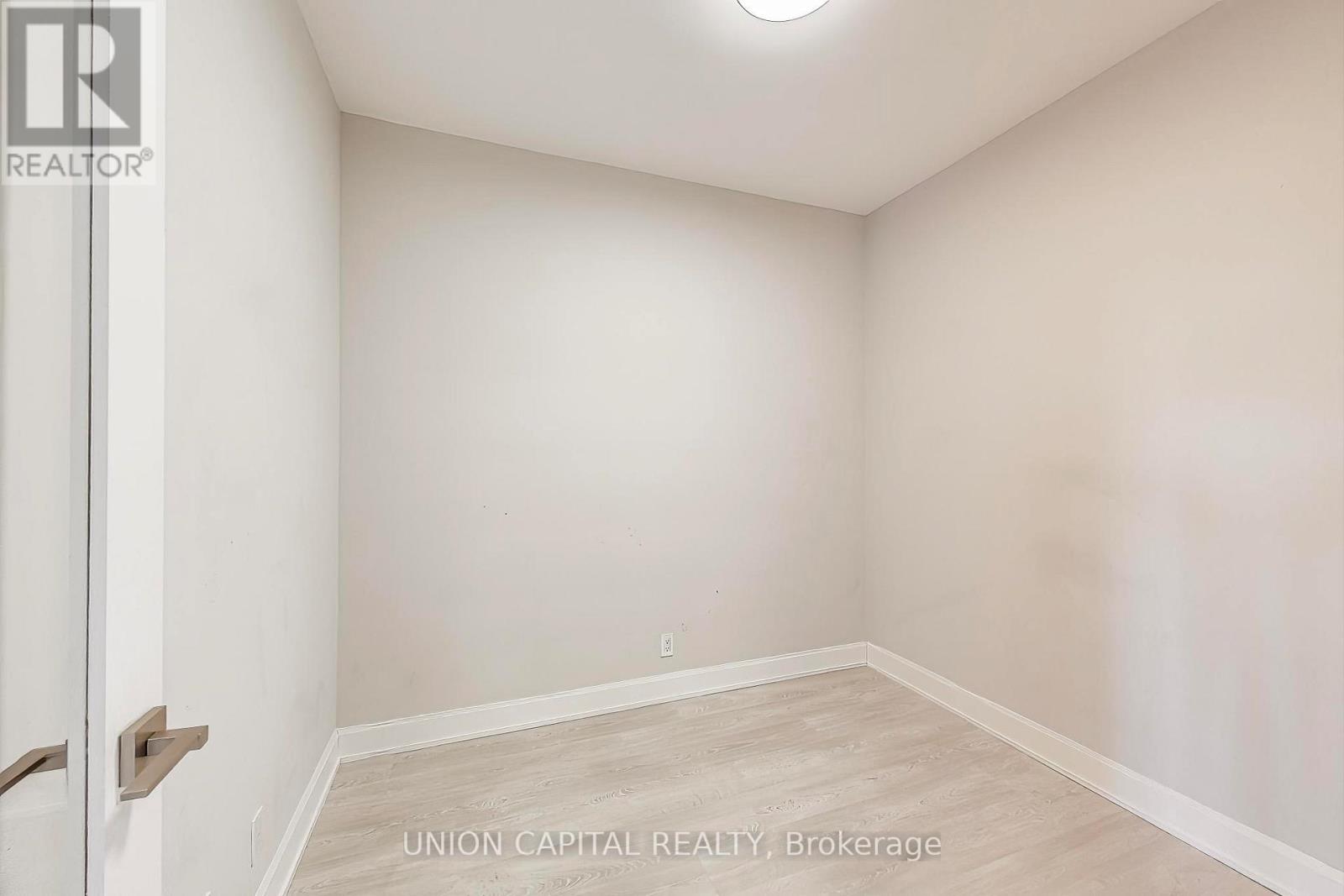 1012 - 38 Water Walk Drive, Markham, Ontario  L3R 6M8 - Photo 12 - N12915654