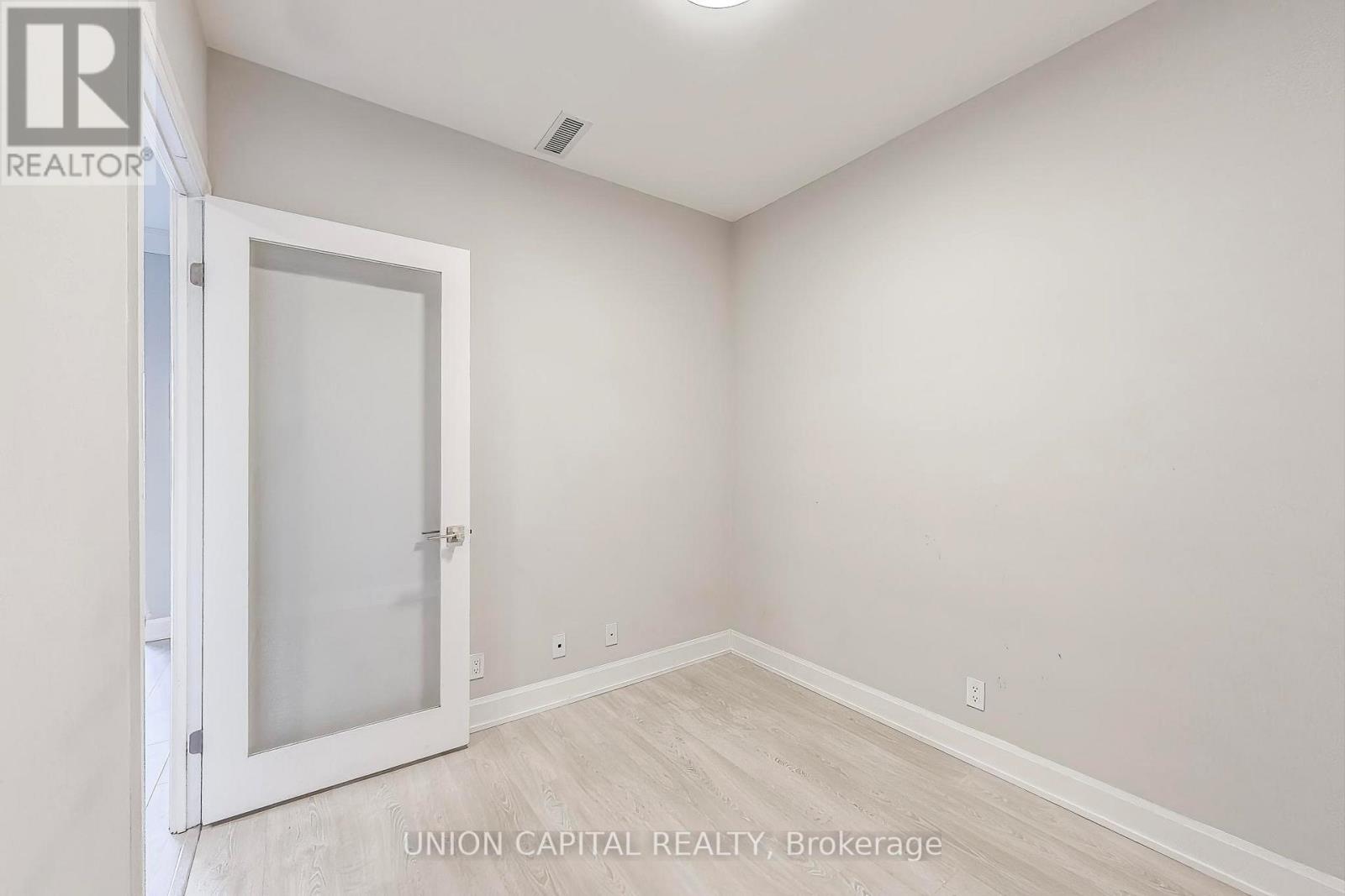 1012 - 38 Water Walk Drive, Markham, Ontario  L3R 6M8 - Photo 13 - N12915654