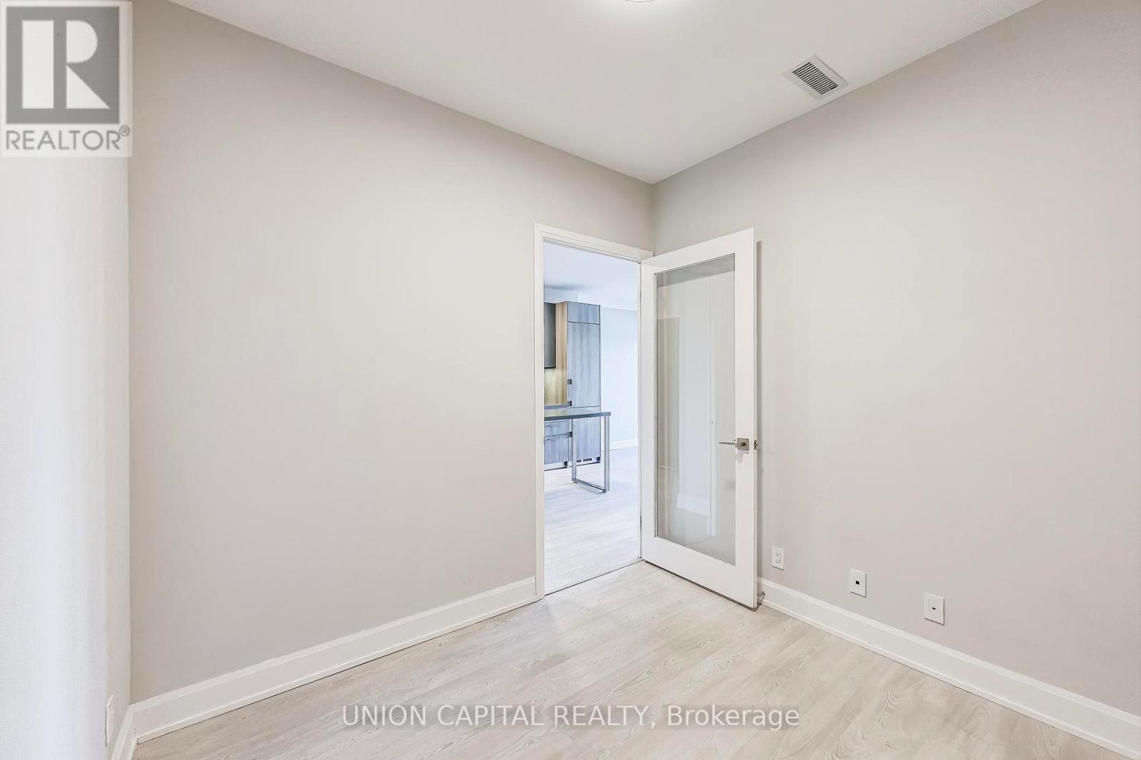 1012 - 38 Water Walk Drive, Markham, Ontario  L3R 6M8 - Photo 14 - N12915654