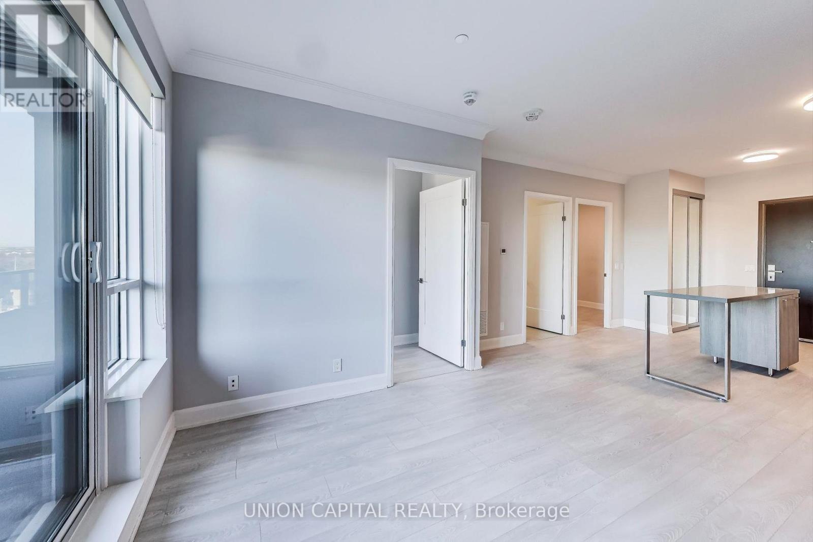 1012 - 38 Water Walk Drive, Markham, Ontario  L3R 6M8 - Photo 5 - N12915654