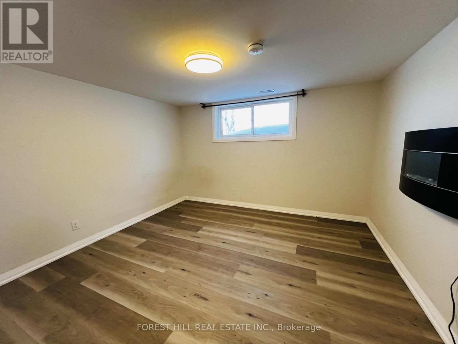 Lower - 48 Steel Street, Barrie, Ontario  L4M 2E7 - Photo 18 - S12915474