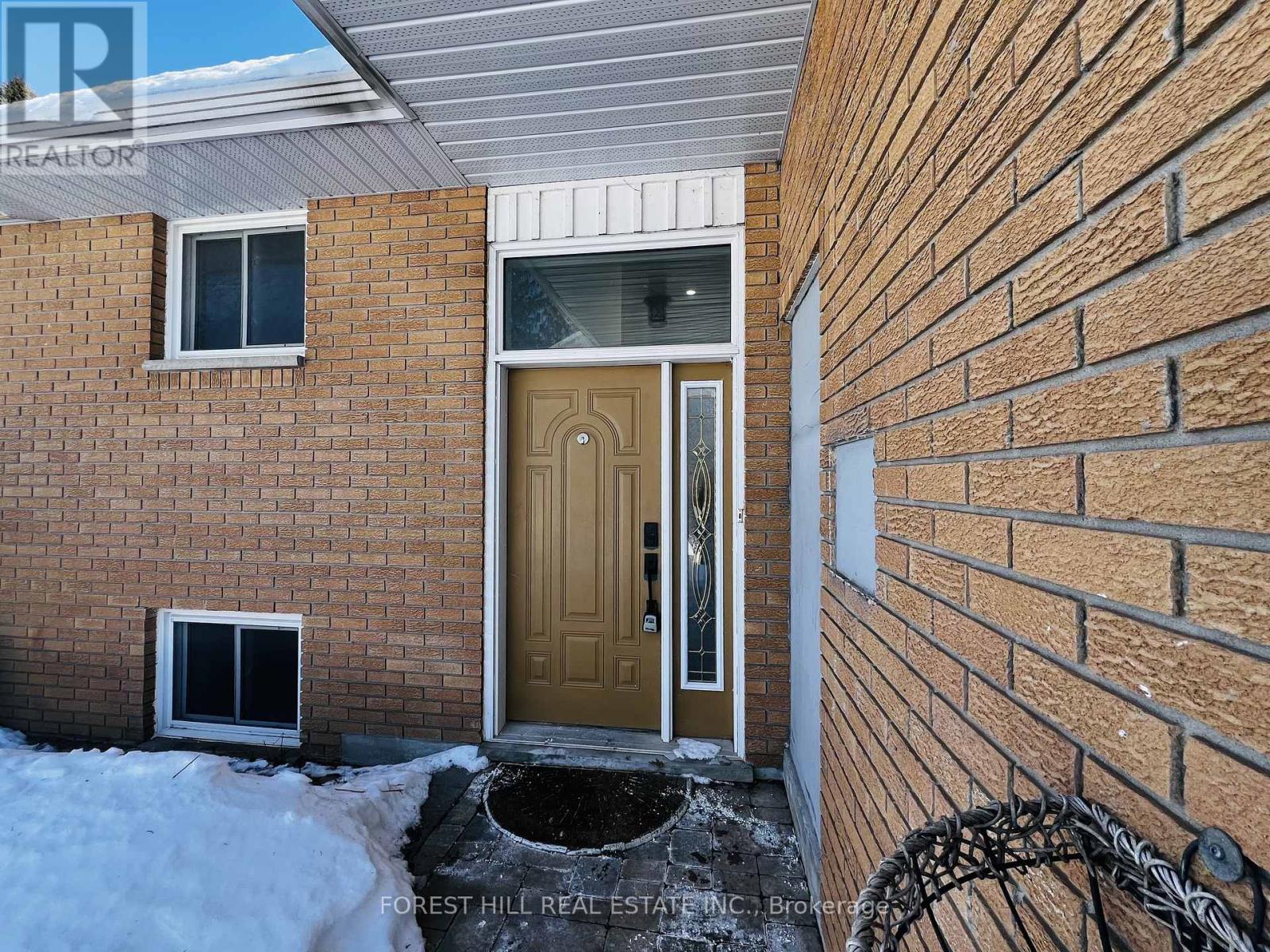 Lower - 48 Steel Street, Barrie, Ontario  L4M 2E7 - Photo 3 - S12915474