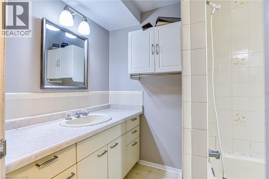 6548 Laguna Court, Niagara Falls, Ontario  L2H 2W3 - Photo 27 - 40814403