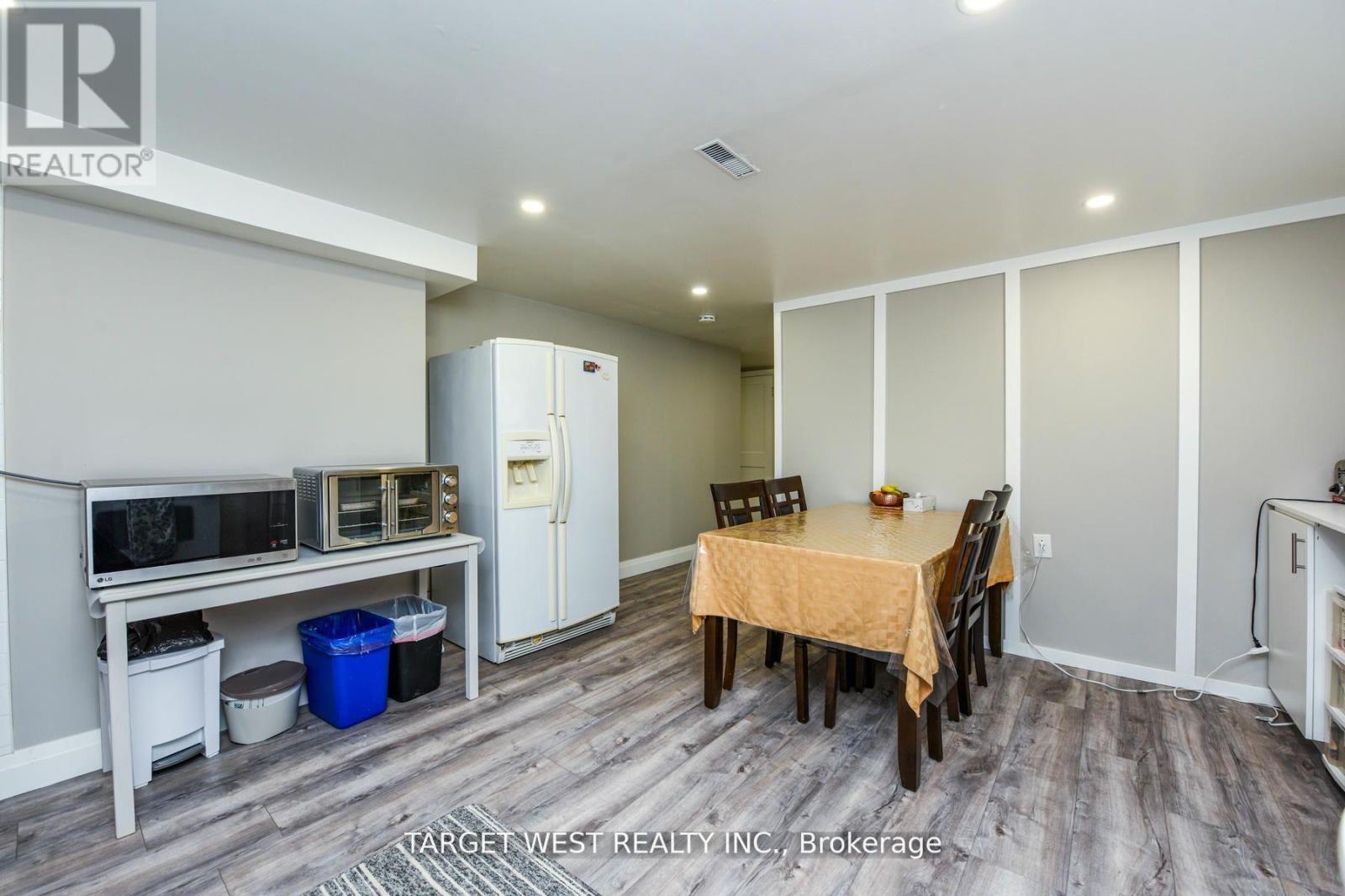 1443 Saginaw Crescent, Mississauga, Ontario  L5H 1X4 - Photo 15 - W12915480