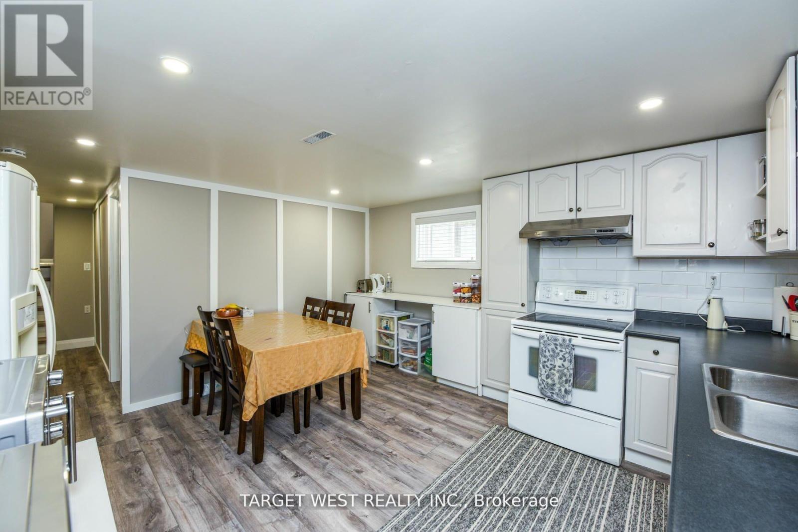 1443 Saginaw Crescent, Mississauga, Ontario  L5H 1X4 - Photo 27 - W12915480