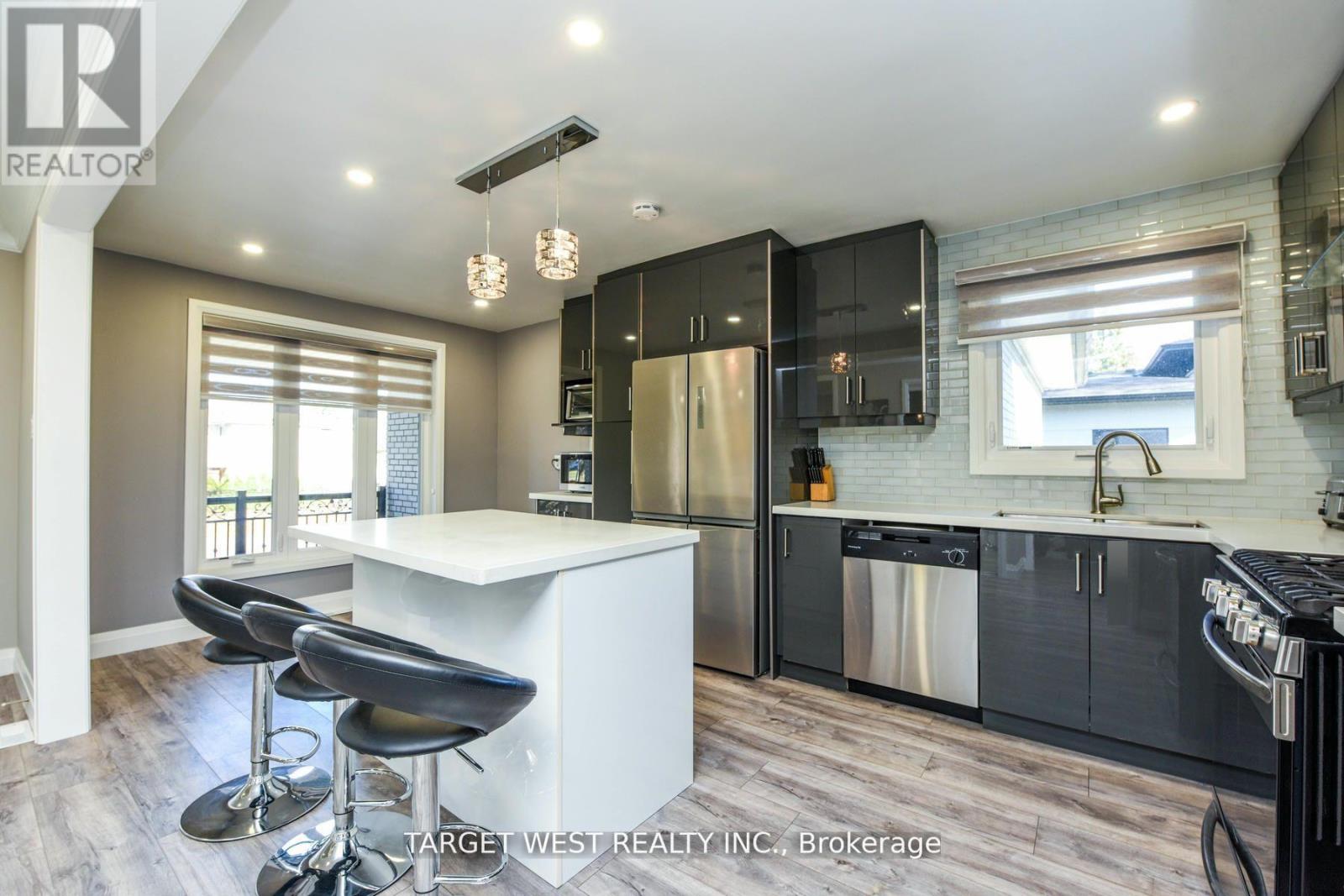 1443 Saginaw Crescent, Mississauga, Ontario  L5H 1X4 - Photo 29 - W12915480