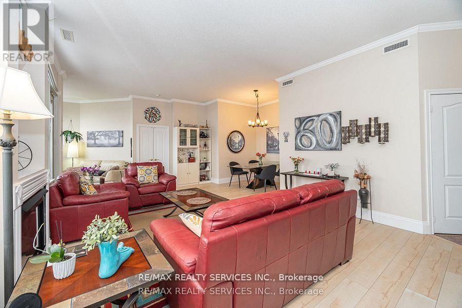 Ph03 - 7 Dayspring Circle, Brampton, Ontario  L6P 1B8 - Photo 9 - W12915500