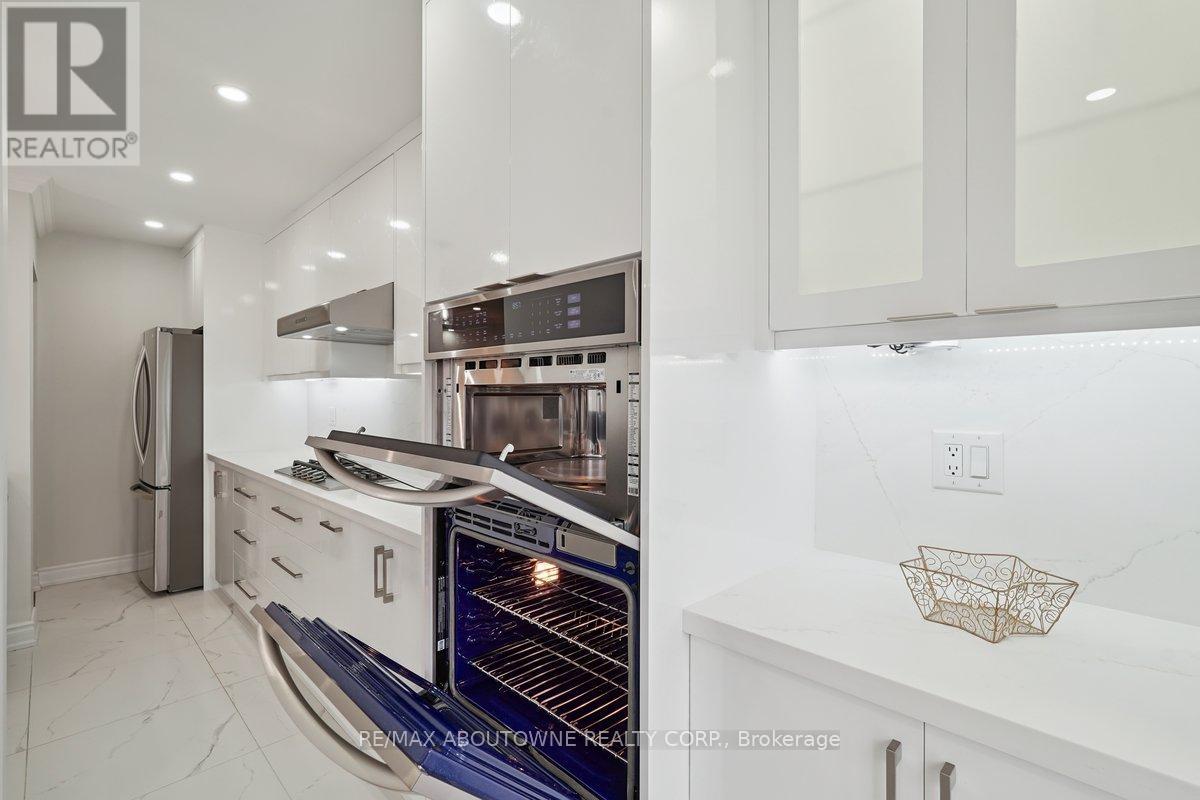 764 Bethany Crescent, Mississauga, Ontario  L5V 3B8 - Photo 10 - W12915504