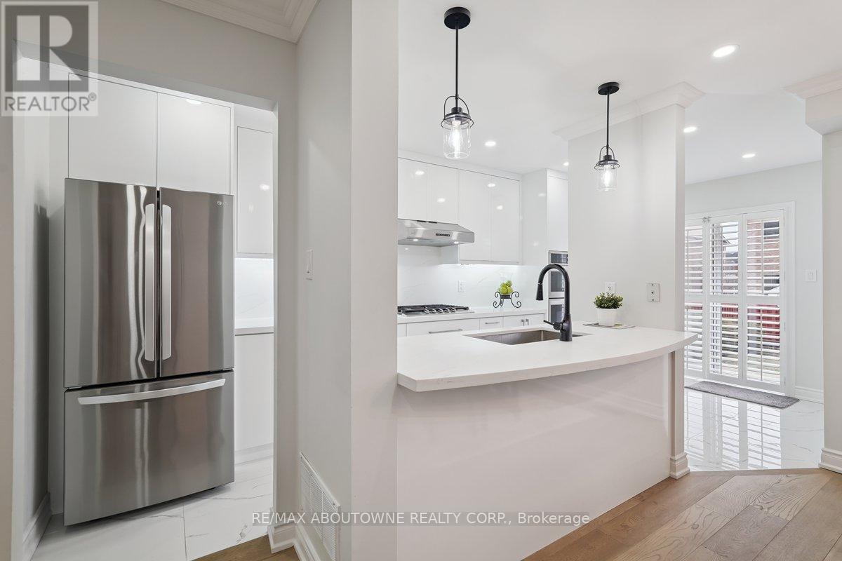 764 Bethany Crescent, Mississauga, Ontario  L5V 3B8 - Photo 12 - W12915504