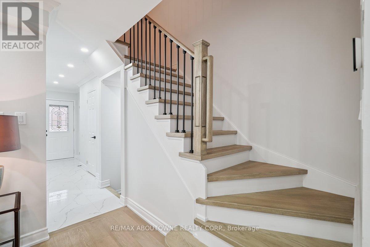 764 Bethany Crescent, Mississauga, Ontario  L5V 3B8 - Photo 13 - W12915504