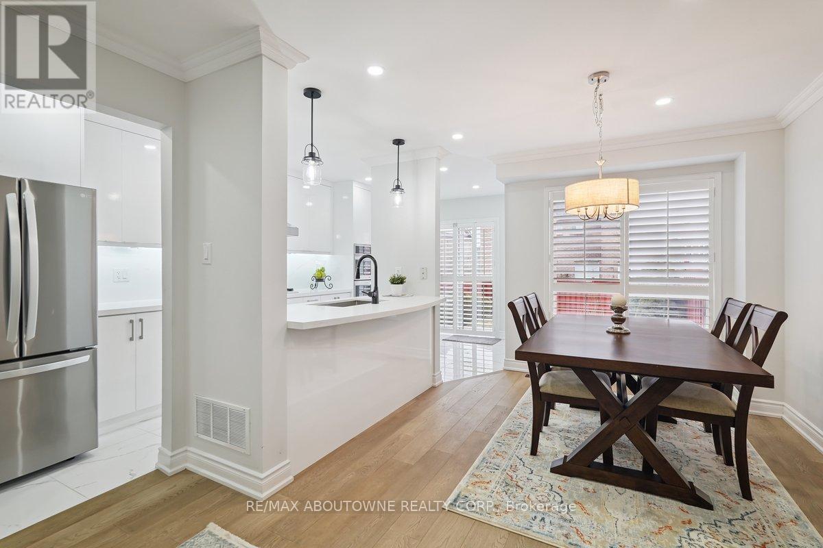 764 Bethany Crescent, Mississauga, Ontario  L5V 3B8 - Photo 7 - W12915504