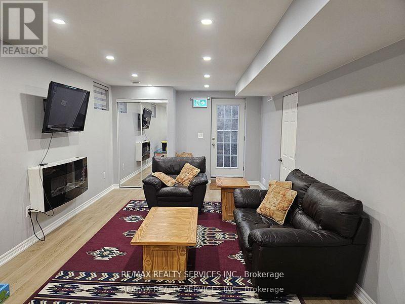 Bsmt - 35 Curtis Drive, Brampton, Ontario  L6Y 2J6 - Photo 2 - W12915544