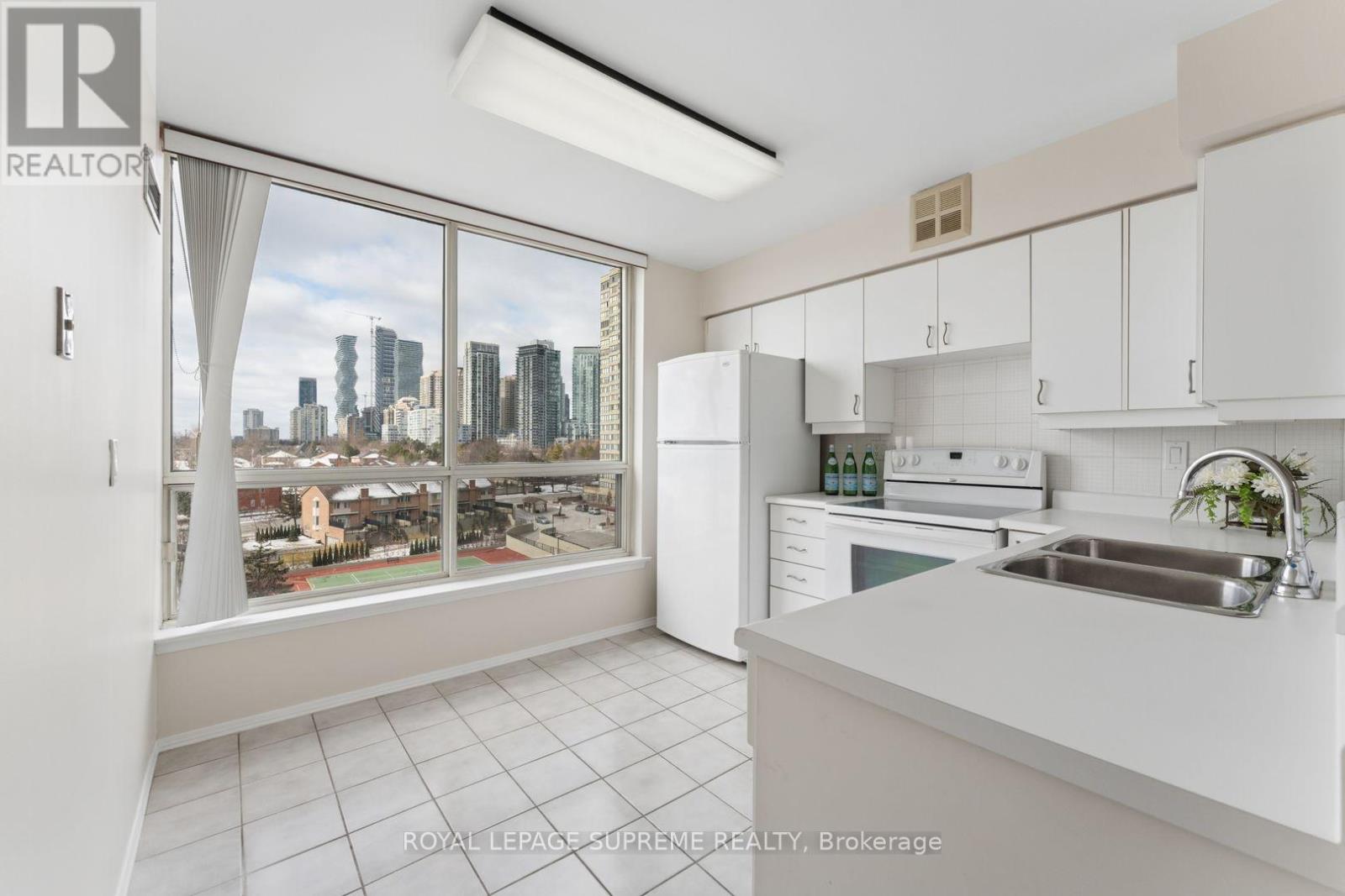 914 - 55 Elm Drive W, Mississauga, Ontario  L5B 3Z3 - Photo 7 - W12915588