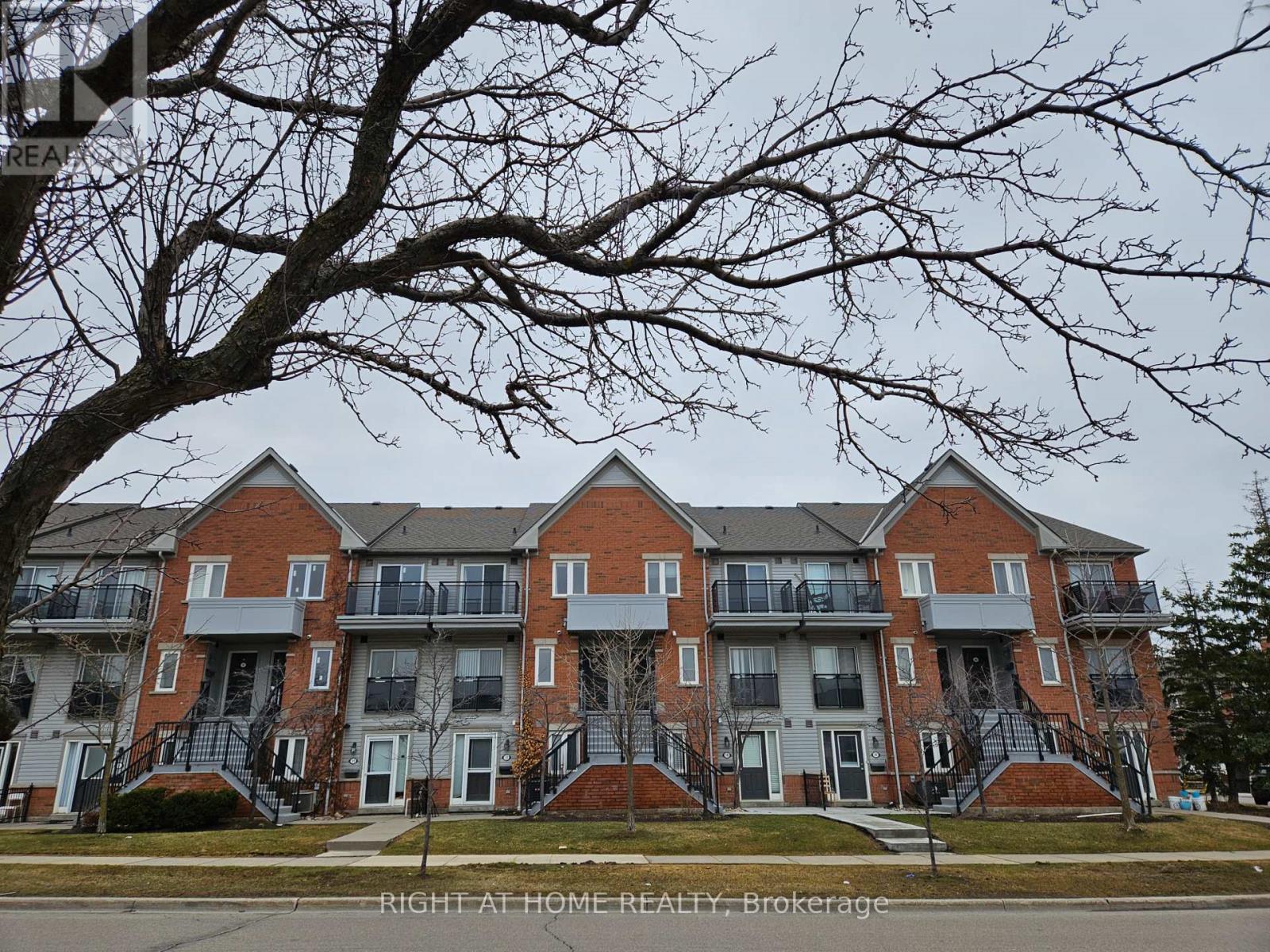 15 - 4620 GUILDWOOD WAY, Mississauga, Ontario