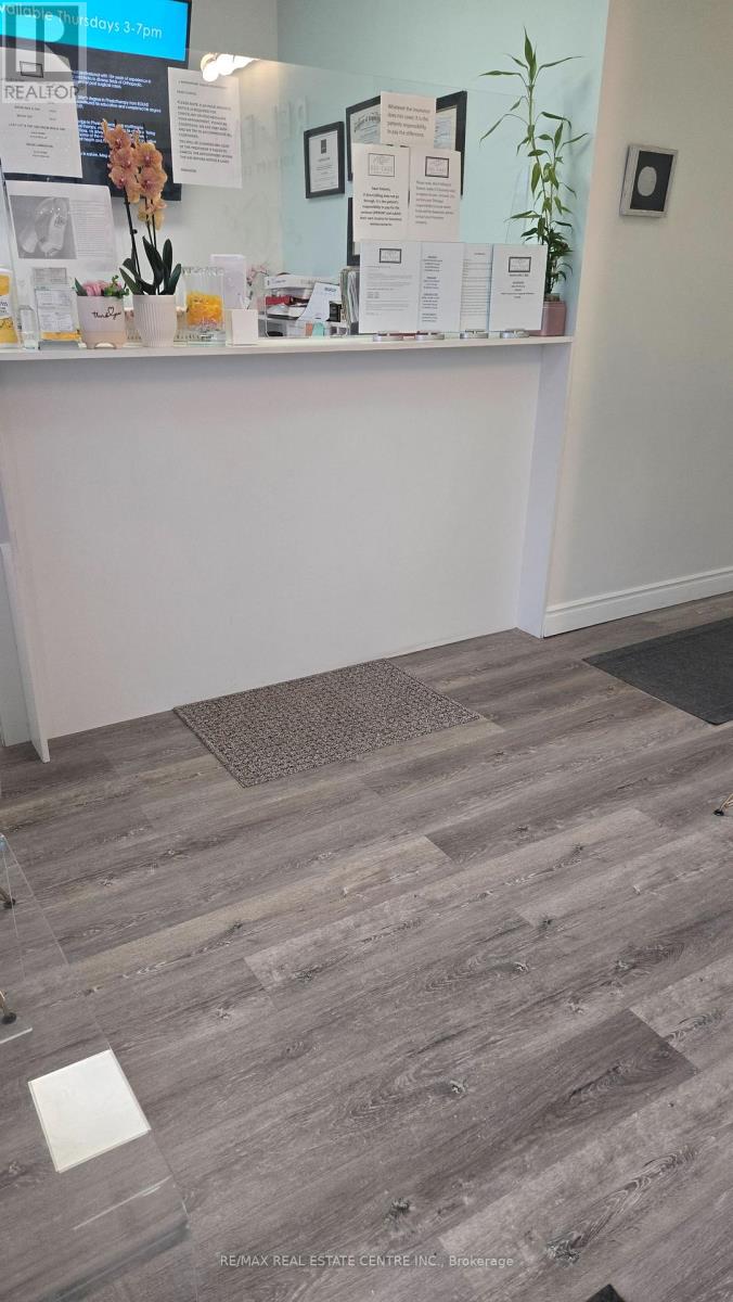 5 - 1 Queensgate Boulevard, Caledon, Ontario  L7E 2X7 - Photo 3 - W12915612