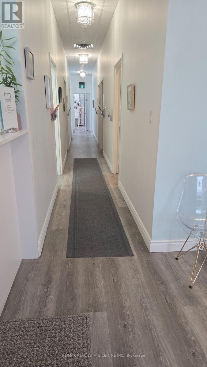 5 - 1 Queensgate Boulevard, Caledon, Ontario  L7E 2X7 - Photo 4 - W12915612