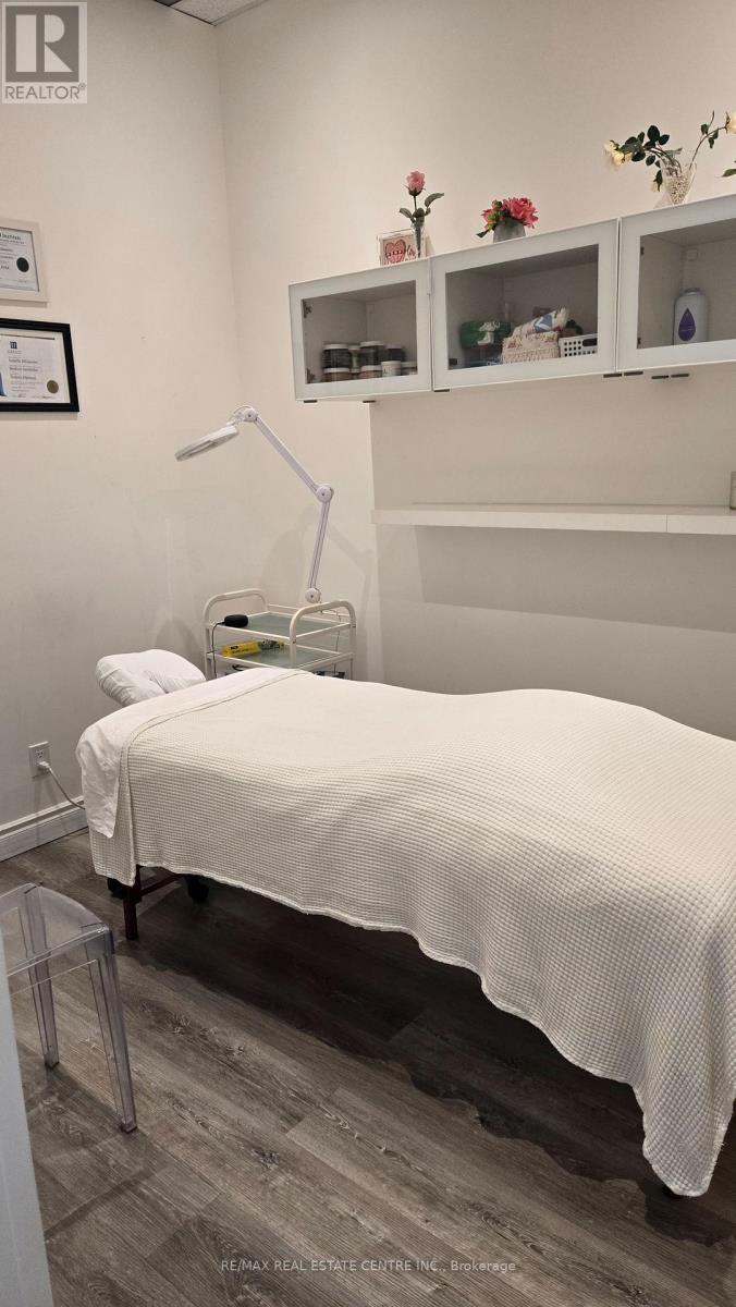 5 - 1 Queensgate Boulevard, Caledon, Ontario  L7E 2X7 - Photo 6 - W12915612