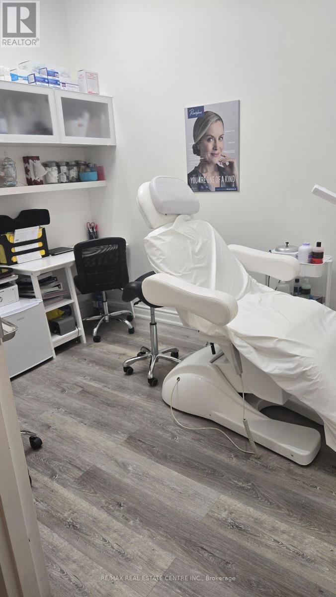 5 - 1 Queensgate Boulevard, Caledon, Ontario  L7E 2X7 - Photo 8 - W12915612