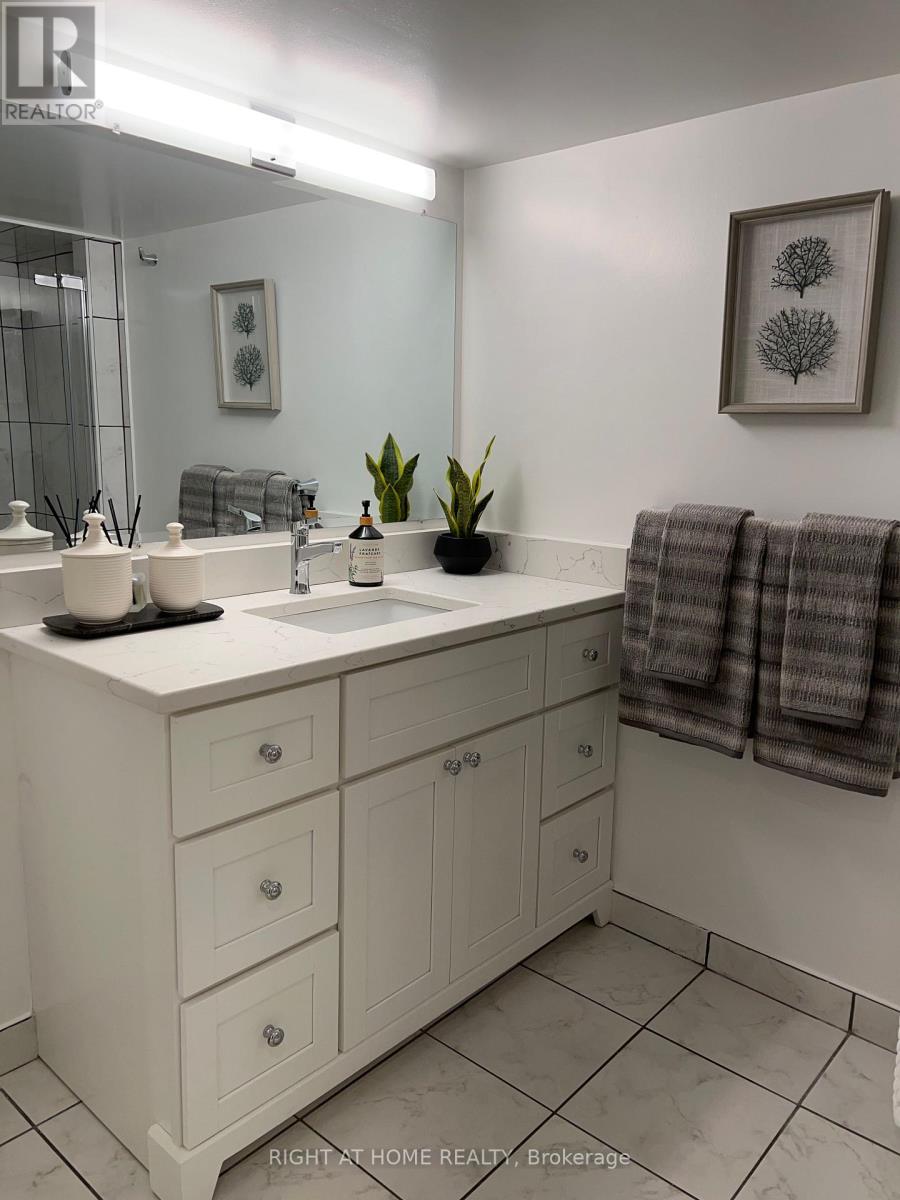 Bsmt - 76 Glendale Avenue, Toronto, Ontario  M6R 2T1 - Photo 12 - W12915642