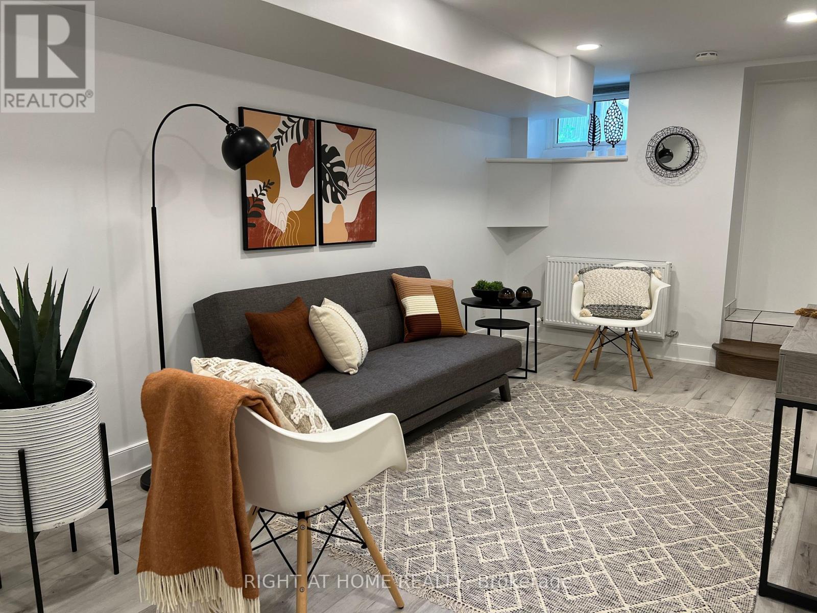 Bsmt - 76 Glendale Avenue, Toronto, Ontario  M6R 2T1 - Photo 4 - W12915642