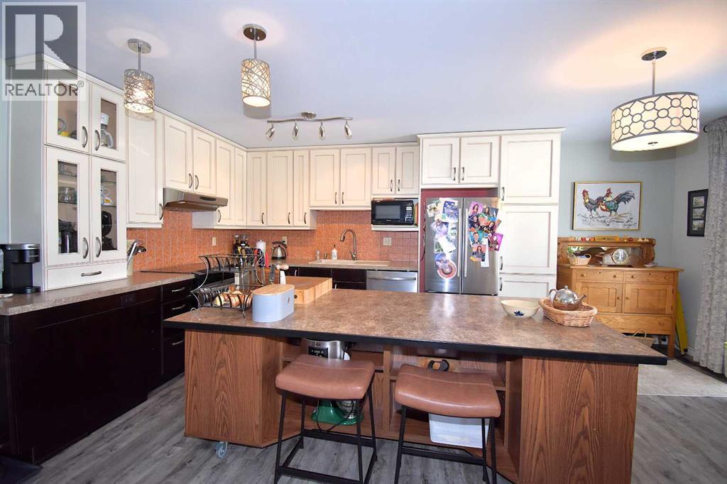 103b Laurel Square, Hinton, Alberta  T7V 1P3 - Photo 10 - A2295362