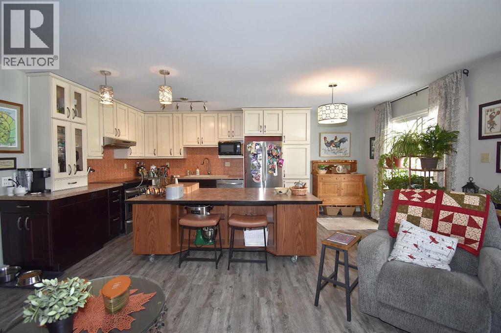 103b Laurel Square, Hinton, Alberta  T7V 1P3 - Photo 14 - A2295362