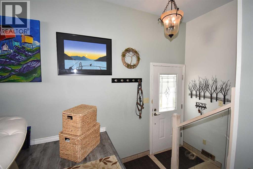 103b Laurel Square, Hinton, Alberta  T7V 1P3 - Photo 3 - A2295362