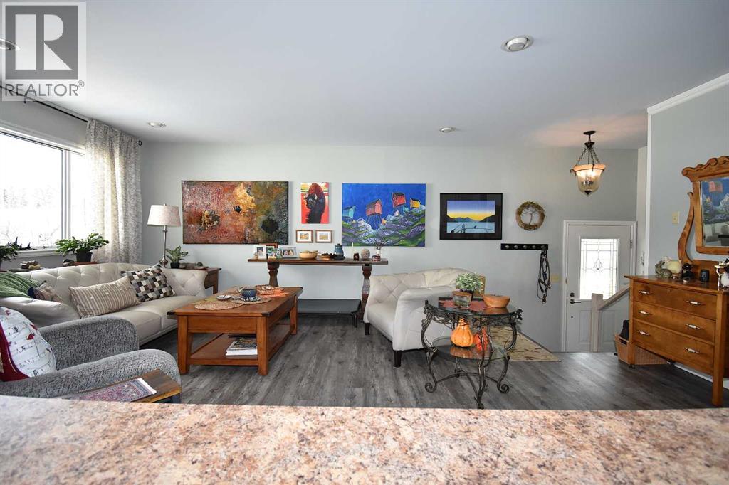 103b Laurel Square, Hinton, Alberta  T7V 1P3 - Photo 7 - A2295362