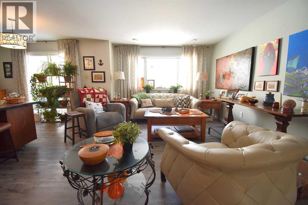 103b Laurel Square, Hinton, Alberta  T7V 1P3 - Photo 8 - A2295362