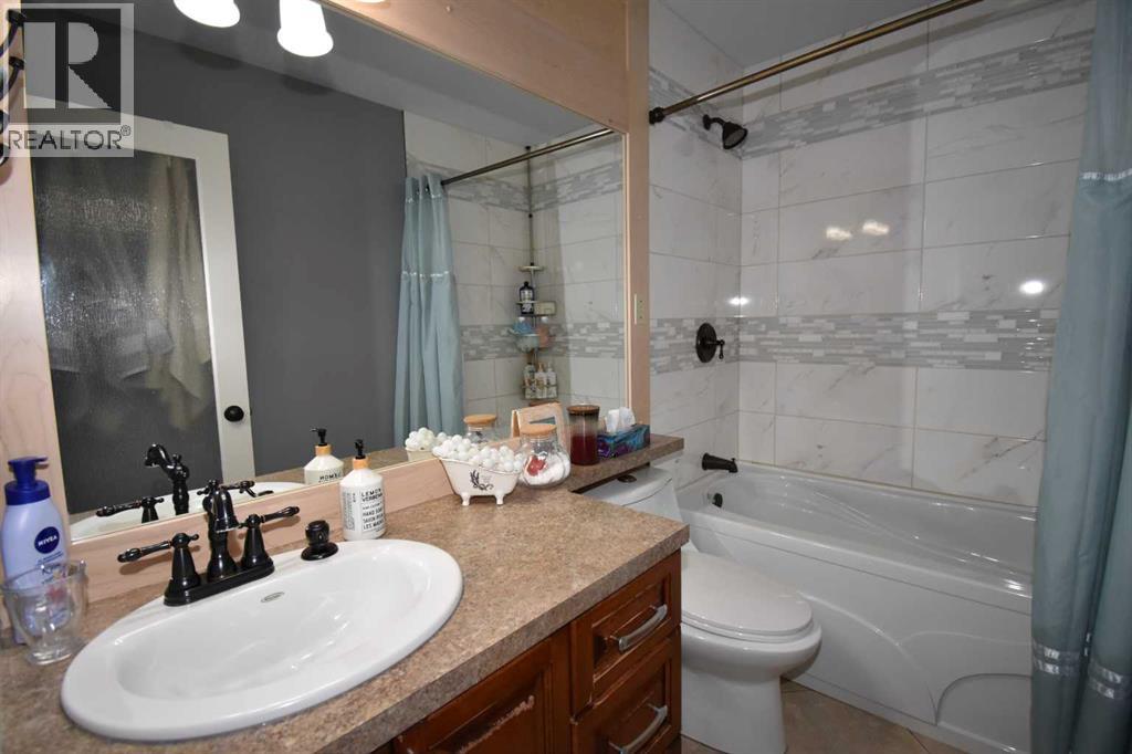 103b Laurel Square, Hinton, Alberta  T7V 1P3 - Photo 18 - A2295362