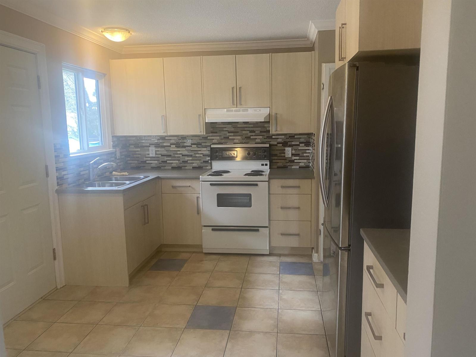 7820 Sandpiper Street, Mission, British Columbia  V2V 3G3 - Photo 3 - R3102297