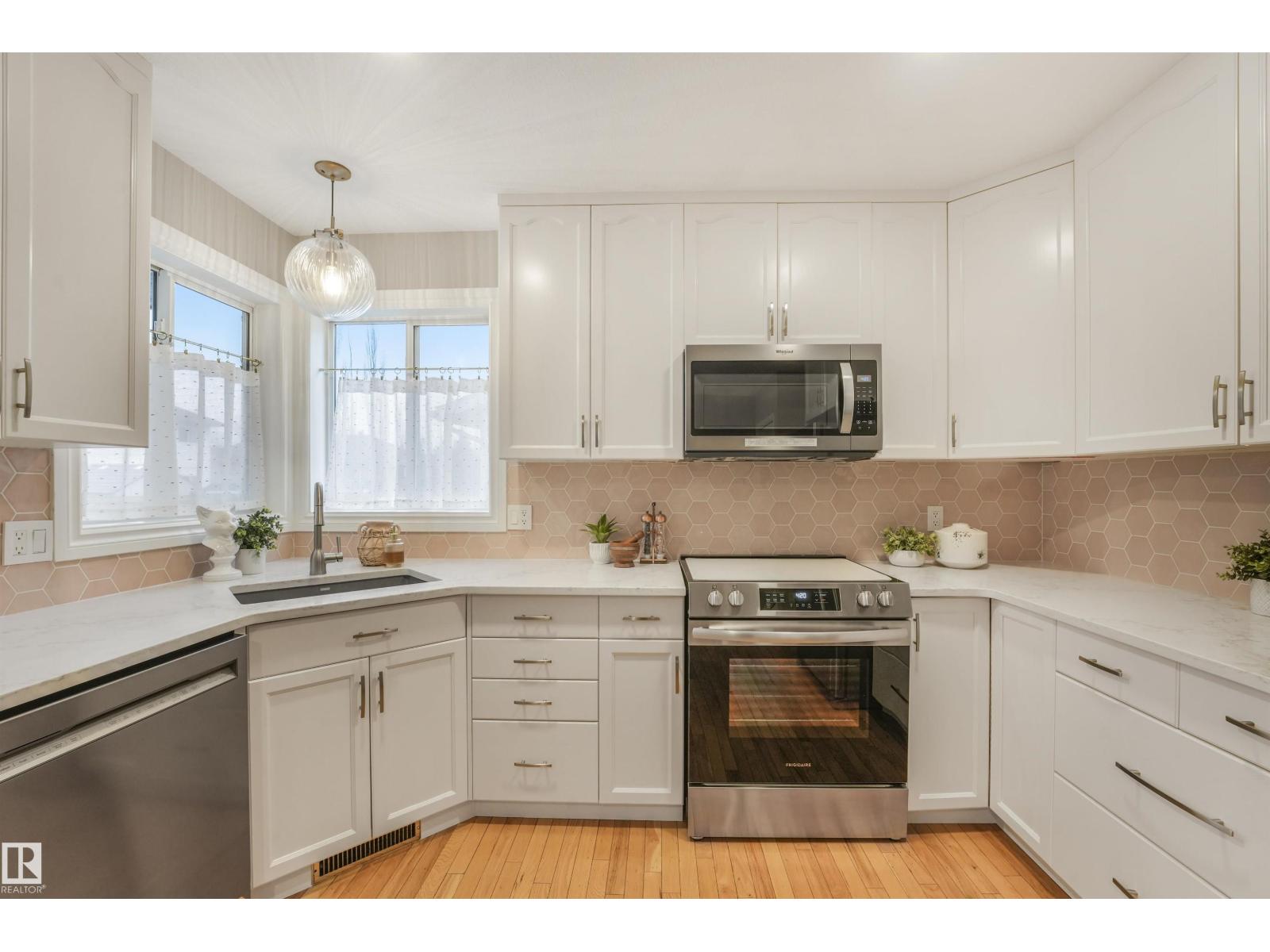 820 115a St Nw, Edmonton, Alberta  T6J 6T9 - Photo 8 - E4478818