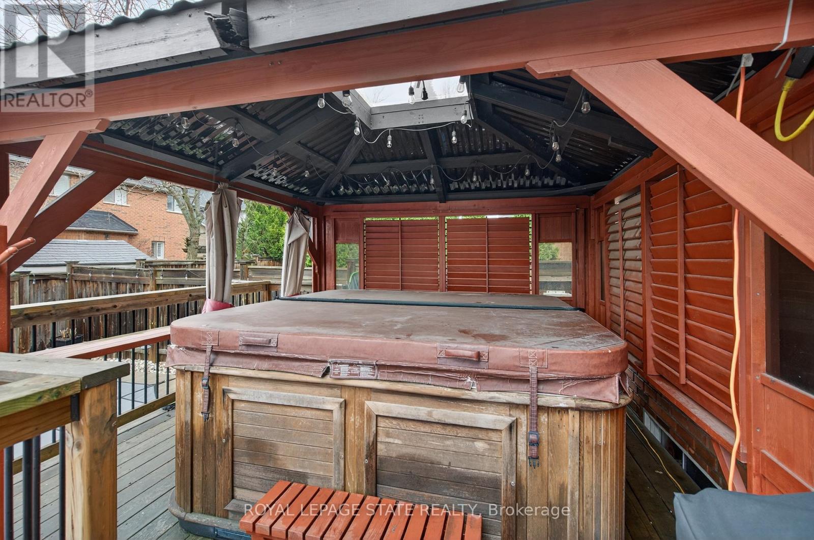 20 Gristmill Place, Hamilton, Ontario  L9G 5C9 - Photo 37 - X12915490