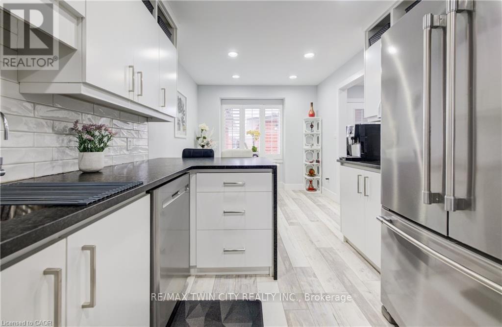 18 - 10 Isherwood Avenue, Cambridge, Ontario  N1R 8L5 - Photo 14 - X12915492