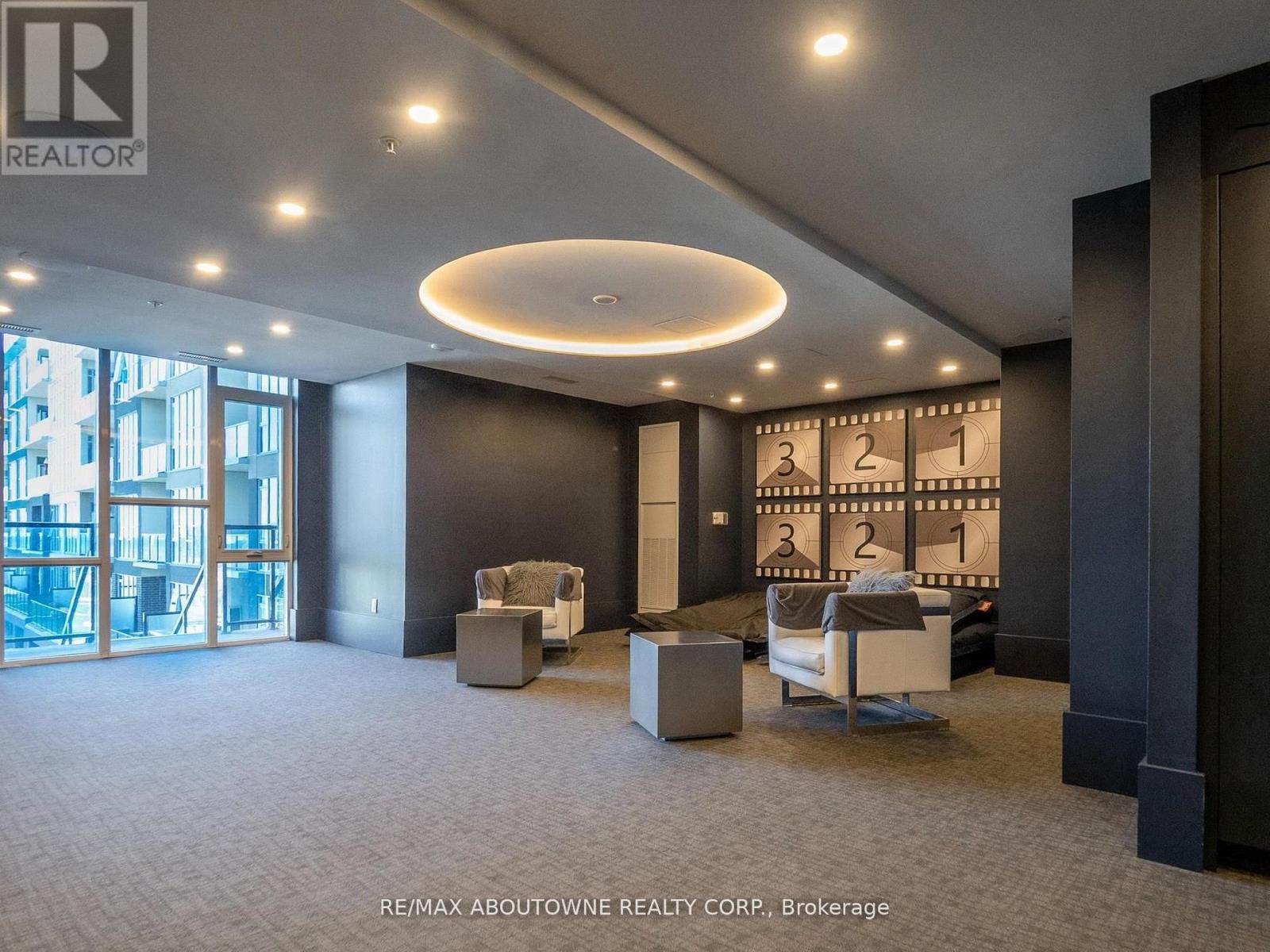 505 - 16 Concord Place, Grimsby, Ontario L3M 0J1 - Photo 5 - X12915512