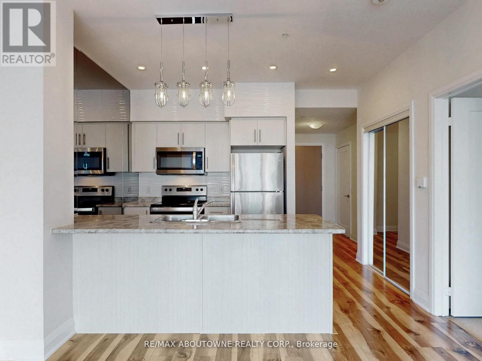 505 - 16 Concord Place, Grimsby, Ontario L3M 0J1 - Photo 9 - X12915512