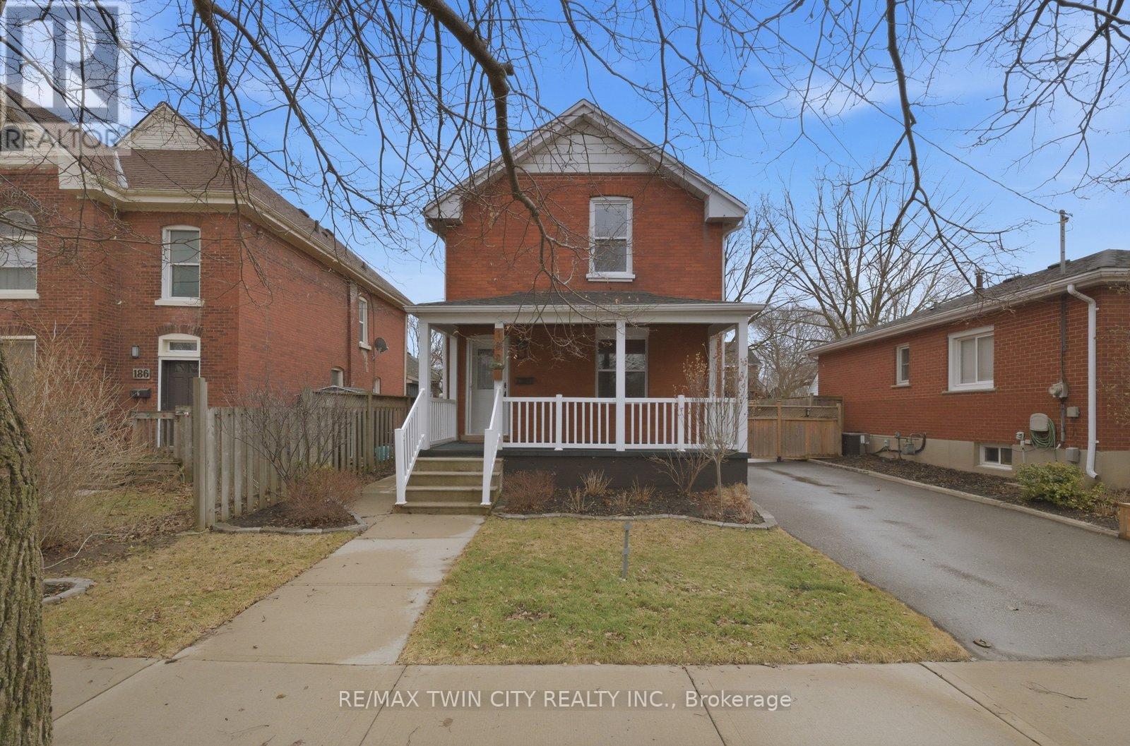 188 Grand River Avenue, Brantford, Ontario  N3T 4X9 - Photo 2 - X12915518