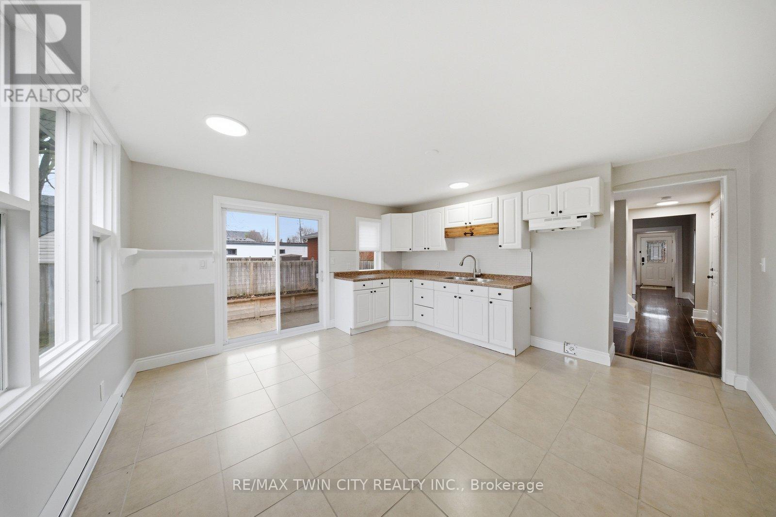 188 Grand River Avenue, Brantford, Ontario  N3T 4X9 - Photo 8 - X12915518