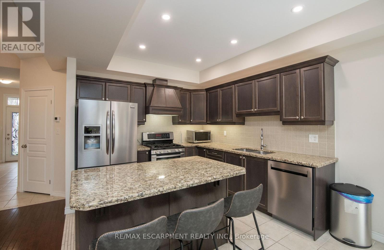 331 Stonehenge Drive, Hamilton, Ontario  L9K 0E8 - Photo 12 - X12915580