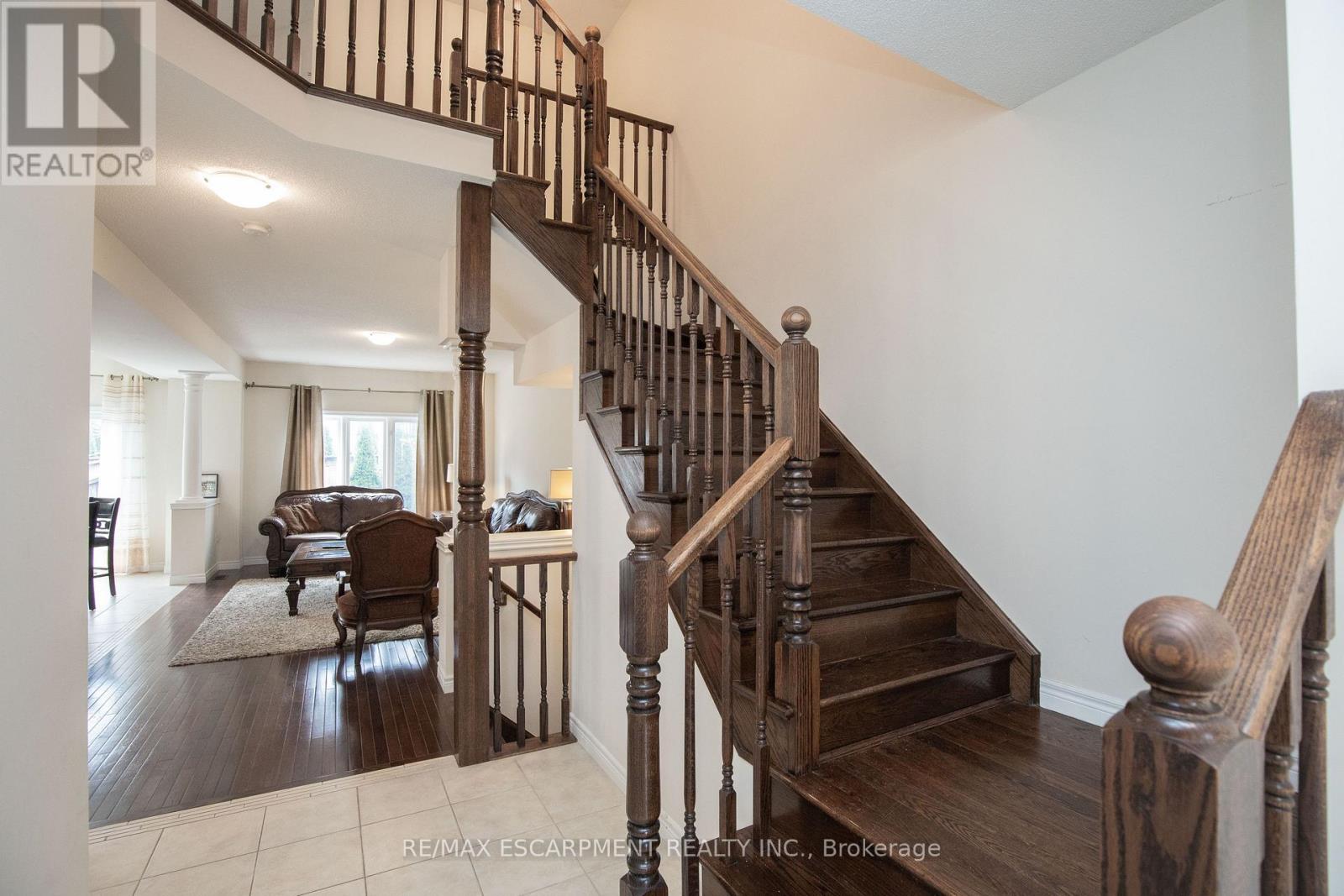 331 Stonehenge Drive, Hamilton, Ontario  L9K 0E8 - Photo 4 - X12915580