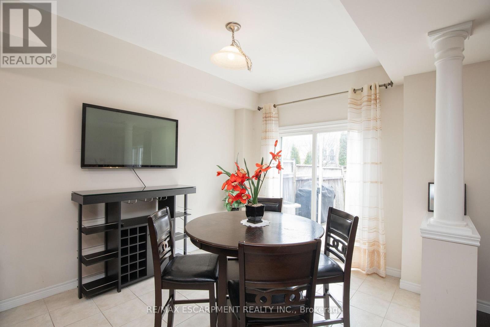 331 Stonehenge Drive, Hamilton, Ontario  L9K 0E8 - Photo 7 - X12915580