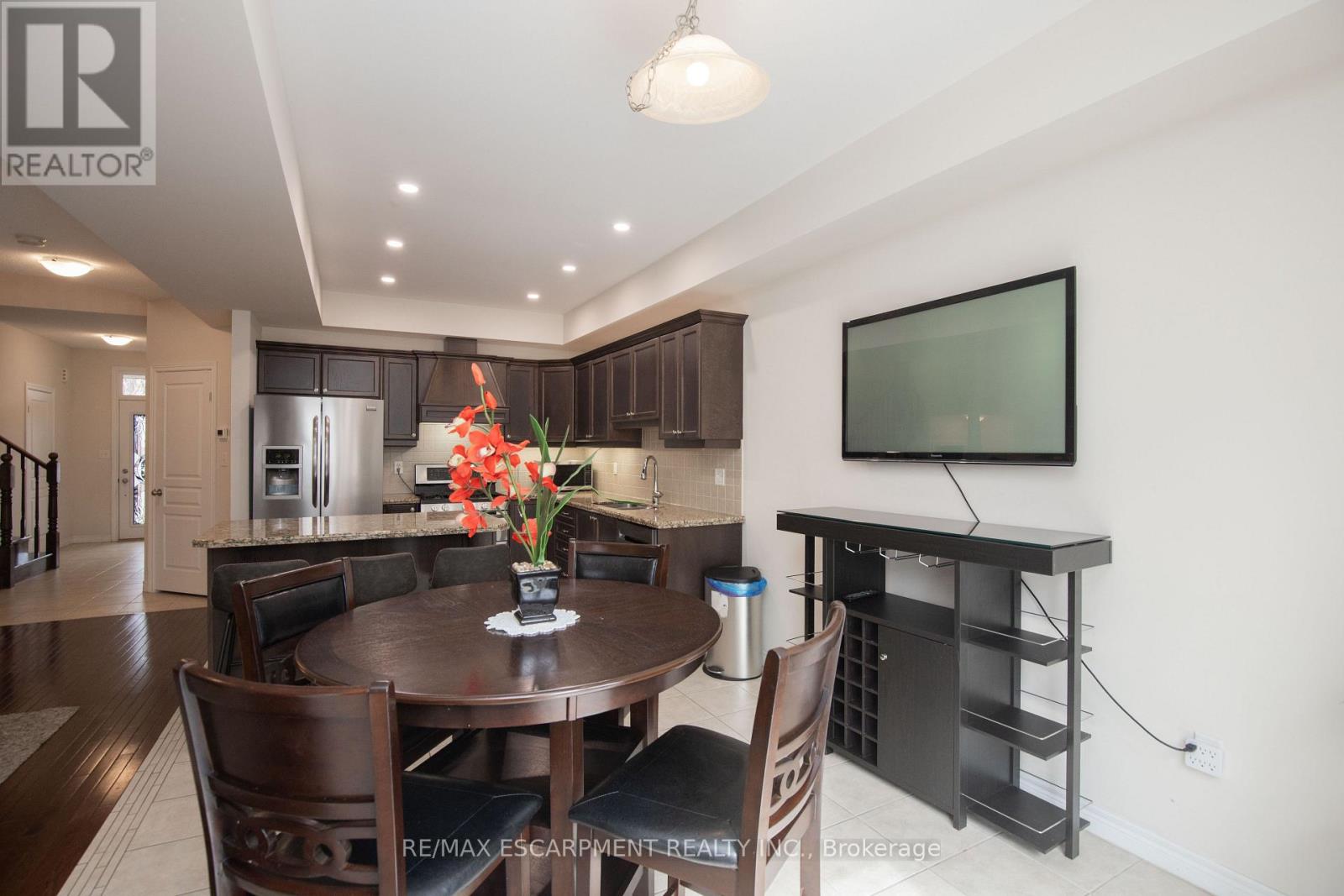 331 Stonehenge Drive, Hamilton, Ontario  L9K 0E8 - Photo 8 - X12915580