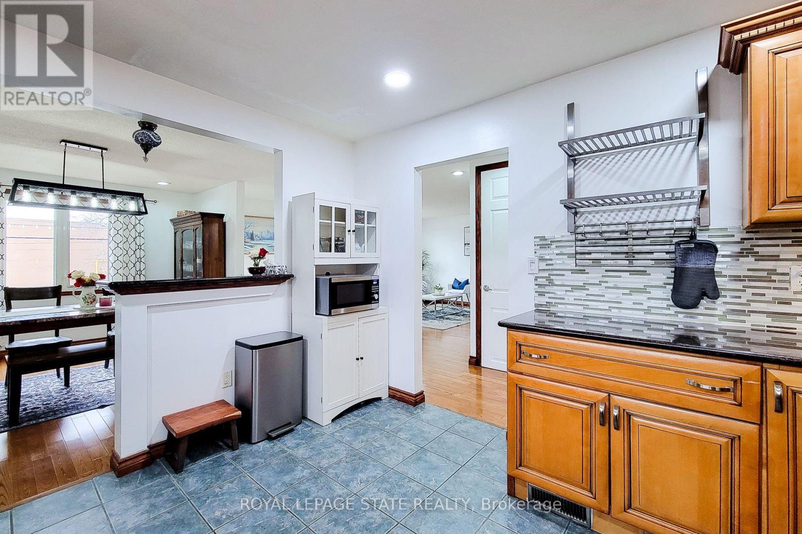 114 Juanita Drive, Hamilton, Ontario  L9C 2G3 - Photo 18 - X12915594