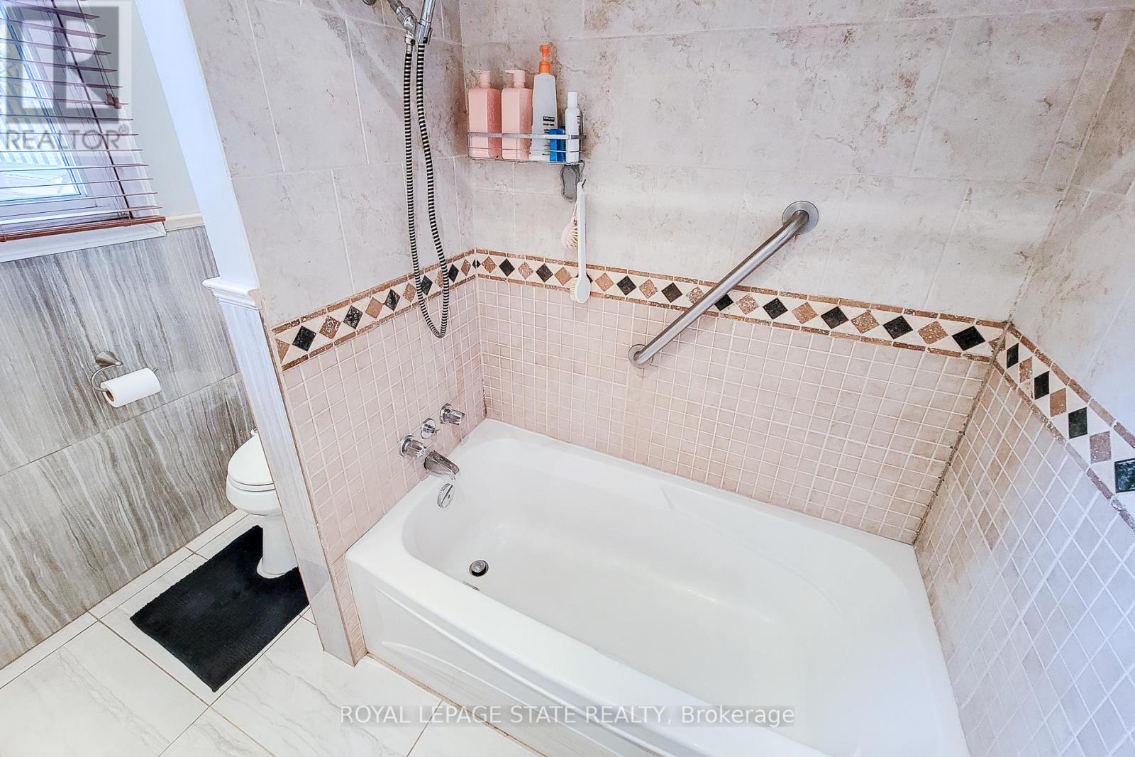 114 Juanita Drive, Hamilton, Ontario  L9C 2G3 - Photo 29 - X12915594